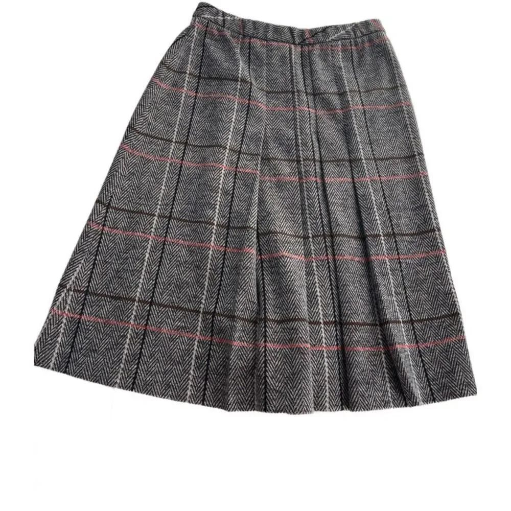 1970’s vintage Jantzen size 14 plaid skirt. Elastic waist